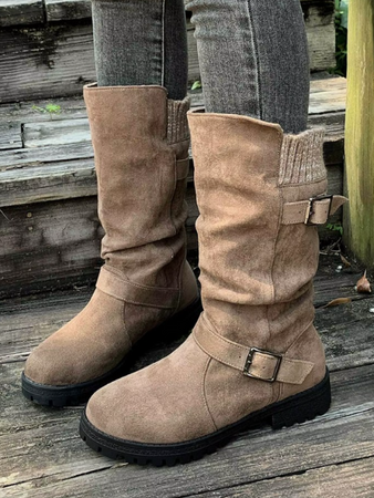 Bottes Mi-Mollet à Revers Tricoté et Boucles – Confort & Style pour l’Hiver