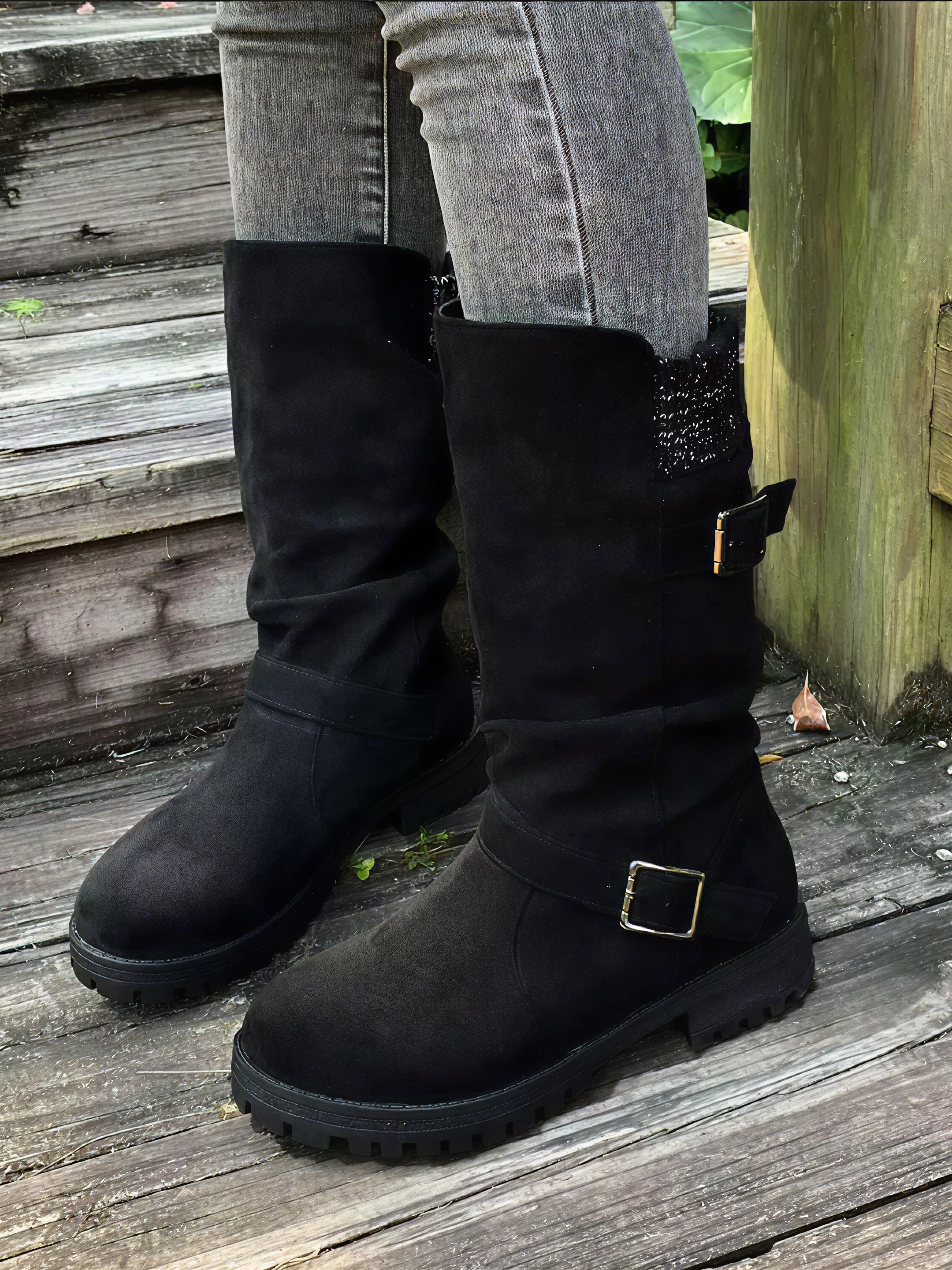 Bottes Mi-Mollet à Revers Tricoté et Boucles – Confort & Style pour l’Hiver