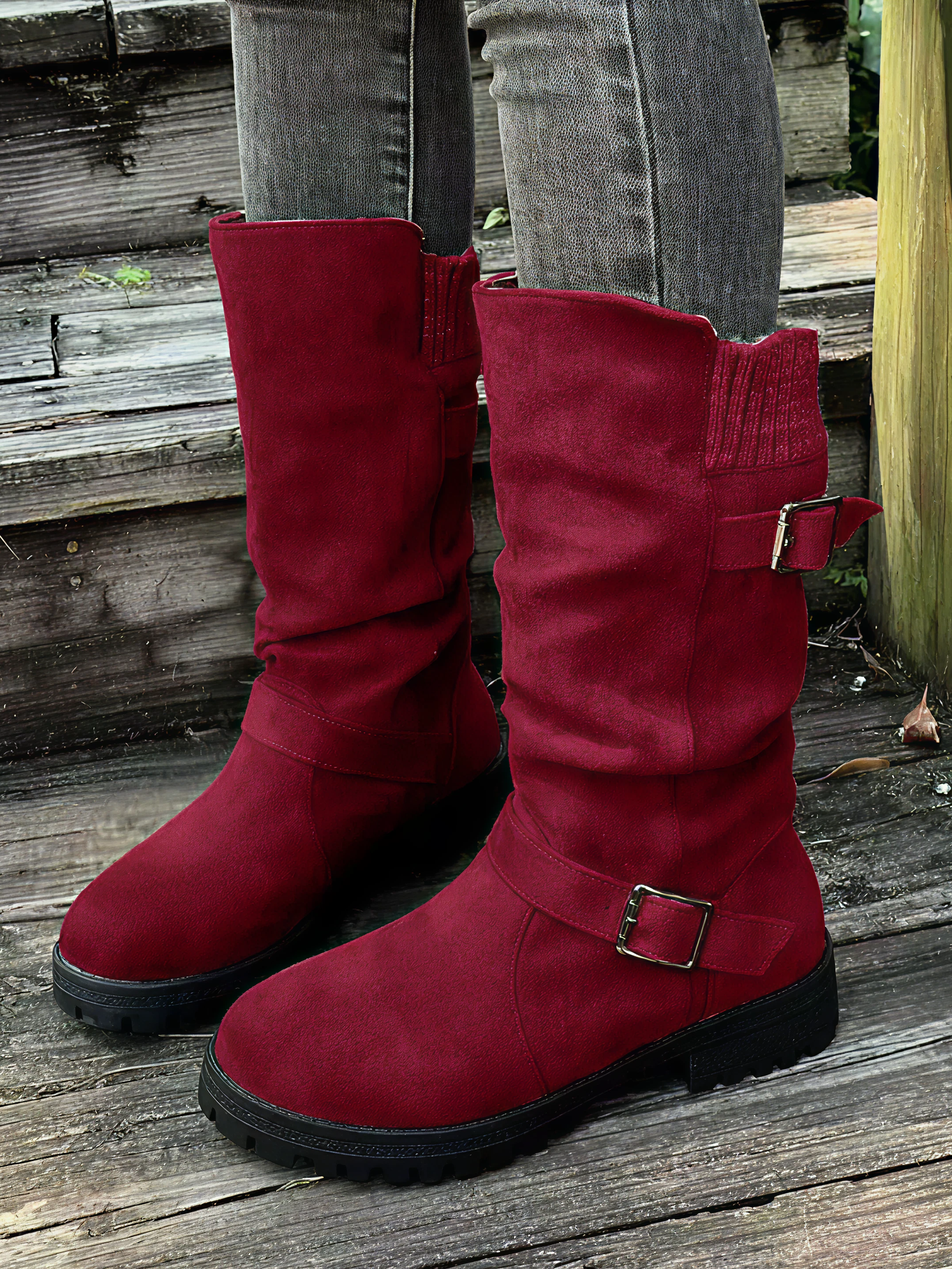 Bottes Mi-Mollet à Revers Tricoté et Boucles – Confort & Style pour l’Hiver