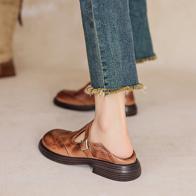 Chaussures T-Bar pour Femme – Style texturé avec détails perforés