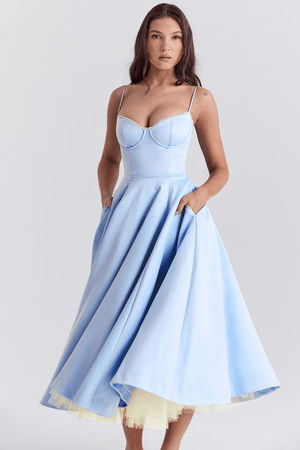 Robe évasée | Satin | Élégance et raffinement