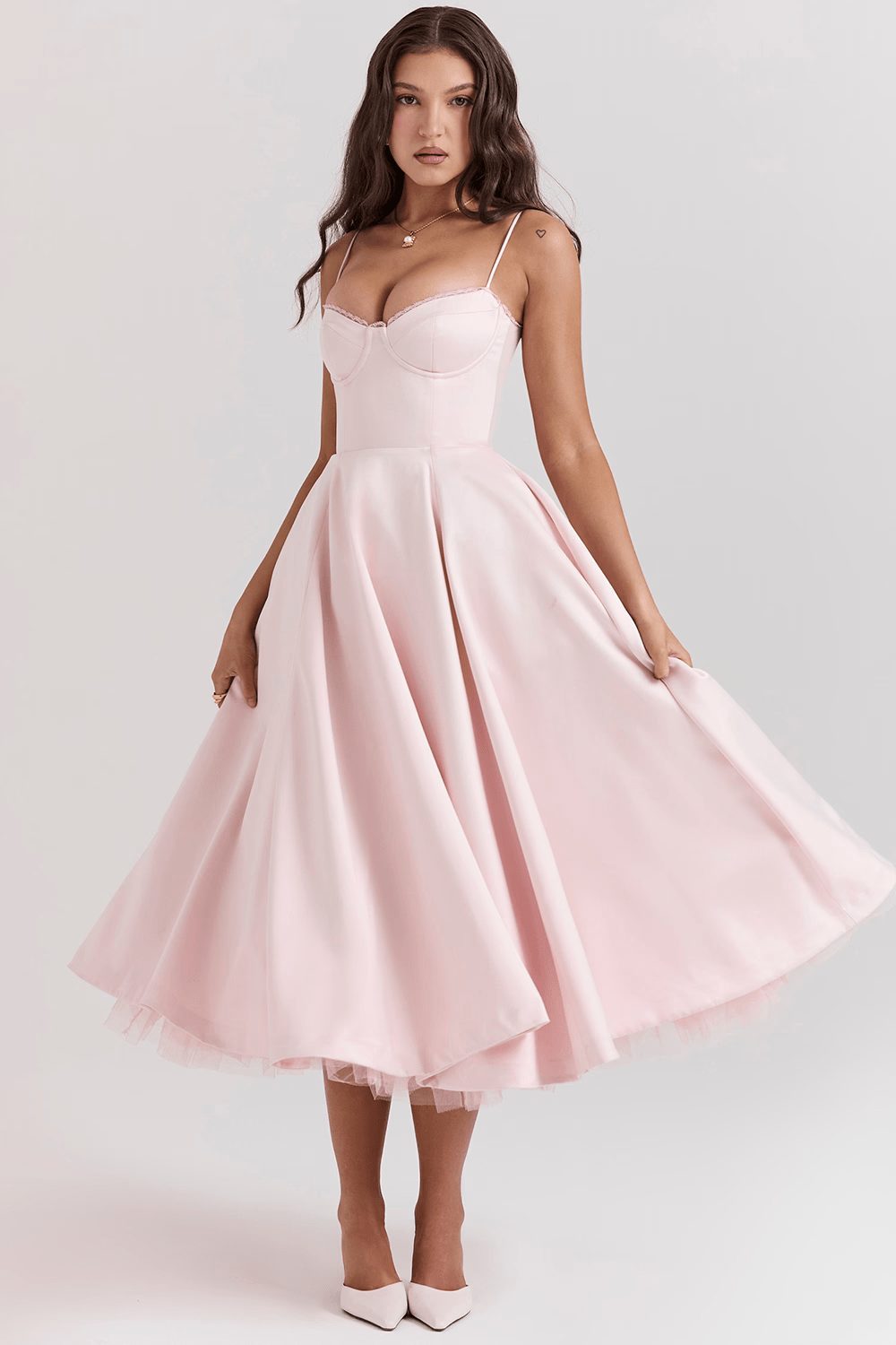 Robe évasée | Satin | Élégance et raffinement